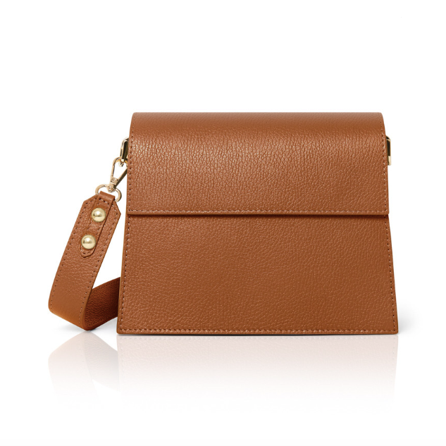 Structured crossbody outlet