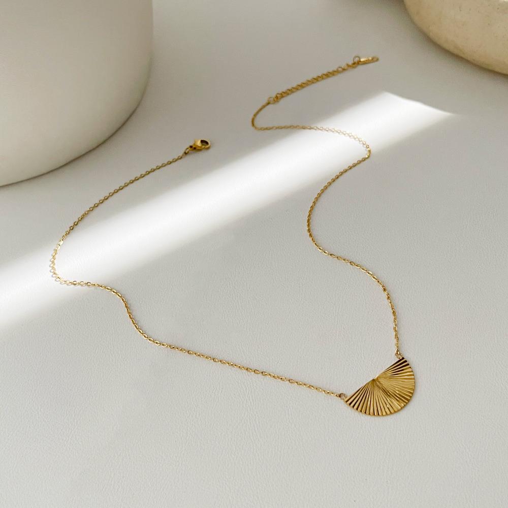 Gold Etched Fan Necklace (18ct gold plate)